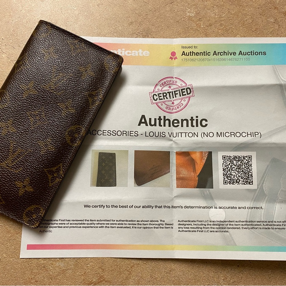 Louis Vuitton Monogram Wallet - Picture 5 of 5